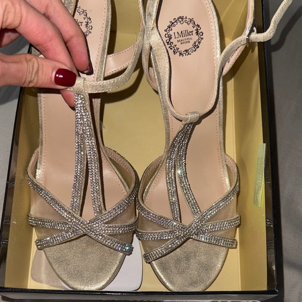 Brand New - Elegant Gold Strappy Heels